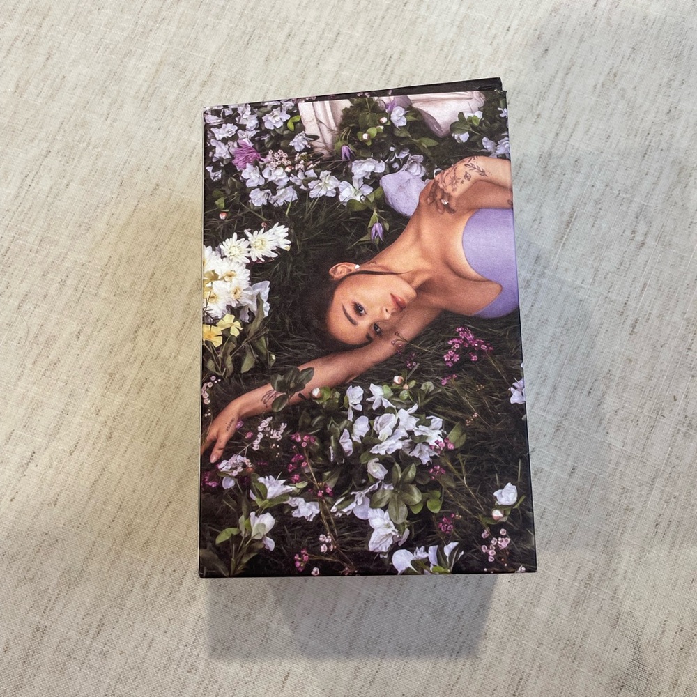 EMPTY God is a woman box Ariana grande